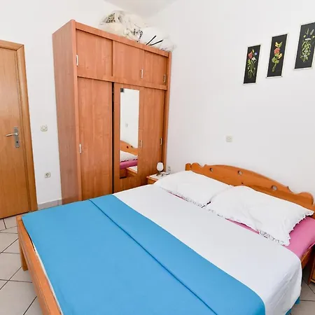 Karacic Apartament *
