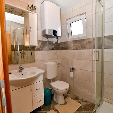 Karacic Apartament *